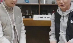 王卫国爆料，他与何晴是邻居，经常送她就医，儿子单独租房住