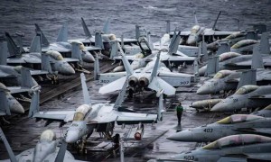 美海军在南海连摔两架飞机,因电磁攻击?中国军号发文