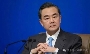 原创 
            不听话就“打”?美国态度突变,对华下达最后通牒,王 毅斩钉截铁